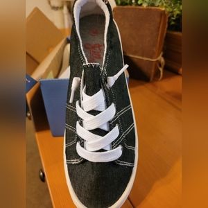 NWT Jellypop Black Denim shoes